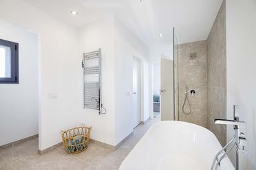ODS Construcción & Promoción baño moderno de Pinaret 9, Cala Llombards