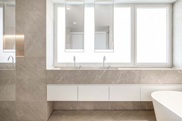 ODS Construcción & Promoción baño de Blanquerna NEGRE